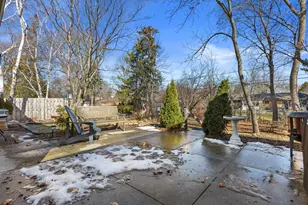 8828 N Navajo Rd, Bayside, WI 53217 - Photo 8