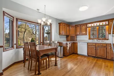 8828 N Navajo Rd, Bayside, WI 53217 - Photo 18