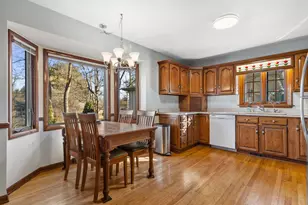 8828 N Navajo Rd, Bayside, WI 53217 - Photo 18