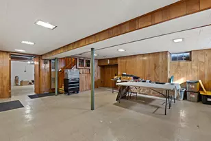 8828 N Navajo Rd, Bayside, WI 53217 - Photo 34