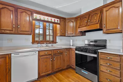 8828 N Navajo Rd, Bayside, WI 53217 - Photo 20