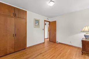 8828 N Navajo Rd, Bayside, WI 53217 - Photo 30