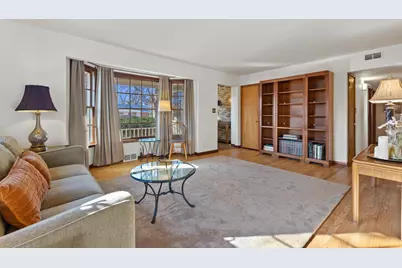 8828 N Navajo Rd, Bayside, WI 53217 - Photo 12