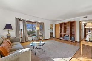 8828 N Navajo Rd, Bayside, WI 53217 - Photo 12