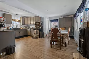 6151 S Miller Ln, New Berlin, WI 53146 - Photo 14