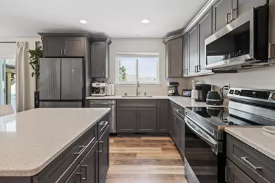 312  Big Bend Way, Hartford, WI 53027 - Photo 10