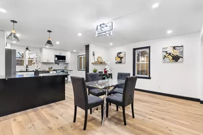 W156N8813  Pilgrim Rd, Menomonee Falls, WI 53051 - Photo 4