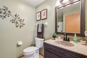 9213 S Aspen Dr, Oak Creek, WI 53154 - Photo 18