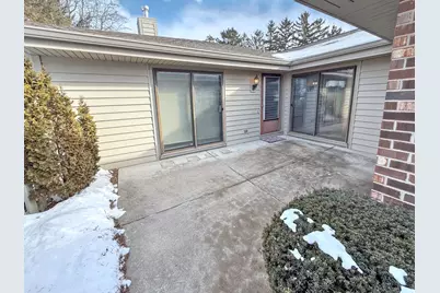11025 N Balsam Tree Ct #47, Mequon, WI 53092 - Photo 2