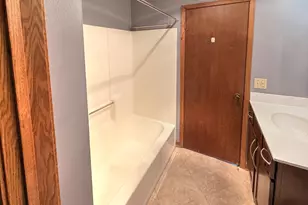 11025 N Balsam Tree Ct, Mequon, WI 53092 - Photo 12