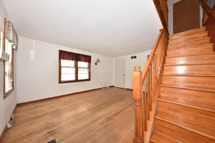 4720 W Montrose Ave, Milwaukee, WI 53219 - Photo 4