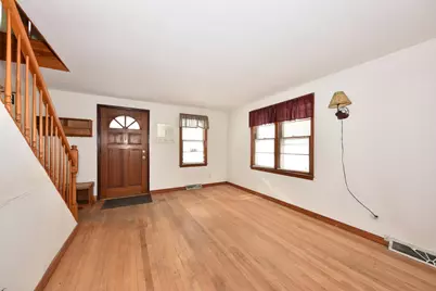 4720 W Montrose Ave, Milwaukee, WI 53219 - Photo 6