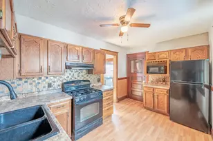 616 Park St, Watertown, WI 53098 - Photo 6