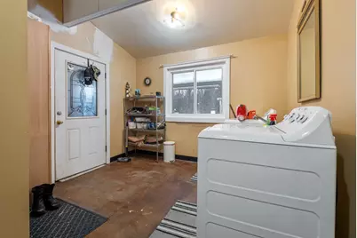 6151 S Miller Ln, New Berlin, WI 53146 - Photo 4