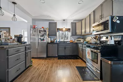 6151 S Miller Ln, New Berlin, WI 53146 - Photo 8