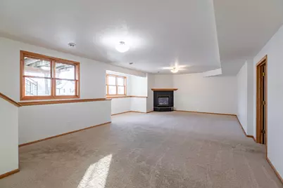 942  Oak Timber Dr, Onalaska, WI 54650 - Photo 22