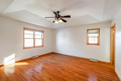 942  Oak Timber Dr, Onalaska, WI 54650 - Photo 14