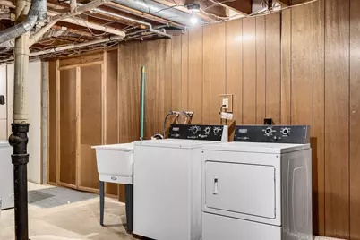 1211 W Circle Dr, Sparta, WI 54656 - Photo 24