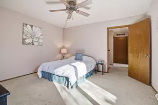 16370 W Coachlight Dr, New Berlin, WI 53151 - Photo 18