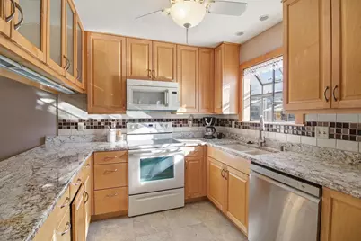 16370 W Coachlight Dr, New Berlin, WI 53151 - Photo 6