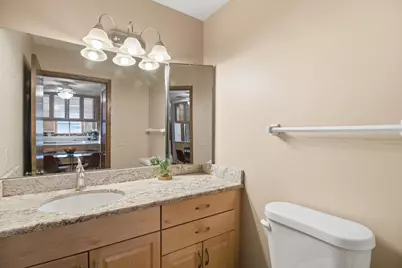 16370 W Coachlight Dr, New Berlin, WI 53151 - Photo 12