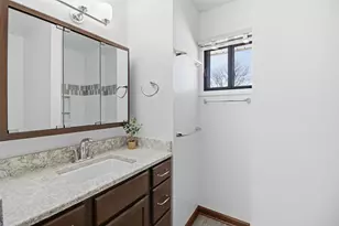 16370 W Coachlight Dr, New Berlin, WI 53151 - Photo 20