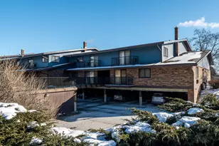 8530 W Waterford Ave, Greenfield, WI 53228 - Photo 26