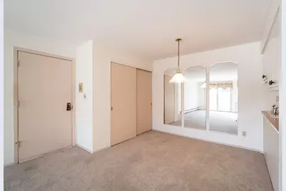 8530 W Waterford Ave #5, Greenfield, WI 53228 - Photo 6