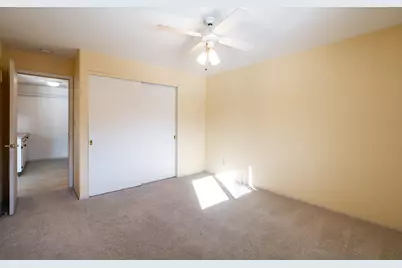 8530 W Waterford Ave #5, Greenfield, WI 53228 - Photo 14