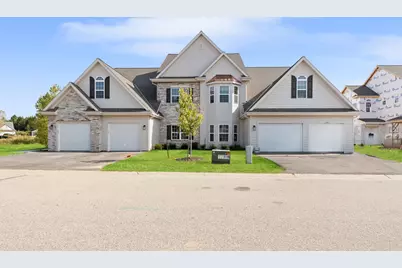 1822  Horseshoe Ln #423-2, Slinger, WI 53086 - Photo 1