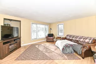 S77W15886 Woods Rd, Muskego, WI 53150 - Photo 10