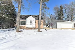 S77W15886 Woods Rd, Muskego, WI 53150 - Photo 6