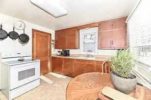 S77W15886 Woods Rd, Muskego, WI 53150 - Photo 14