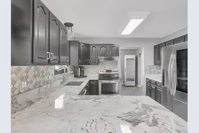 1822  Newberry Ln, Racine, WI 53402 - Photo 6