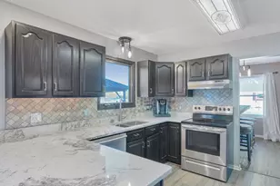 1822 Newberry Ln, Racine, WI 53402 - Photo 4