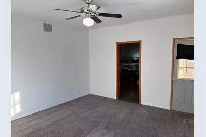 825  Smith St, Stevens Point, WI 54481 - Photo 8