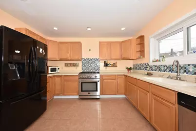 2414 N Weil St, Milwaukee, WI 53212 - Photo 12
