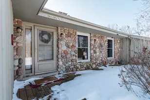 N69W27233 Hickory Chasm Dr, Lisbon, WI 53089 - Photo 8