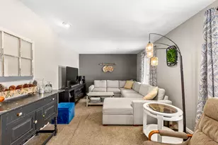 N69W27233 Hickory Chasm Dr, Lisbon, WI 53089 - Photo 14