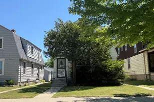 3956 N 41st St, Milwaukee, WI 53216 - Photo 2