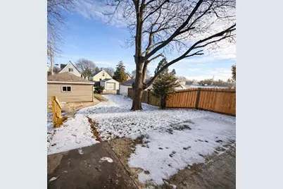 3728 S 19th St, Milwaukee, WI 53221 - Photo 12