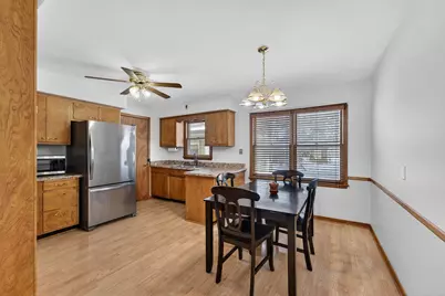 532  Rose Ann Dr, Burlington, WI 53105 - Photo 6