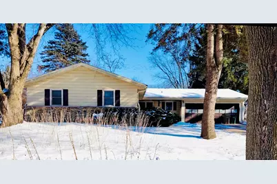 913  Chapel Hill Rd, Madison, WI 53711 - Photo 2