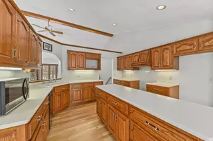 14591 W Fieldpointe Ct, New Berlin, WI 53151 - Photo 12