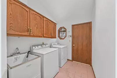 14591 W Fieldpointe Ct, New Berlin, WI 53151 - Photo 16