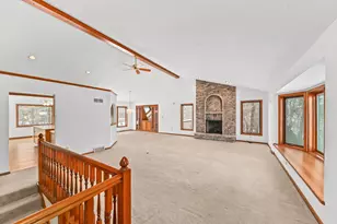 14591 W Fieldpointe Ct, New Berlin, WI 53151 - Photo 4