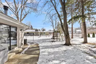 139 Debbie Ct, Waukesha, WI 53189 - Photo 36