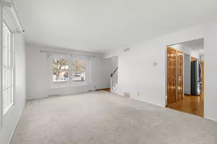 139 Debbie Ct, Waukesha, WI 53189 - Photo 8