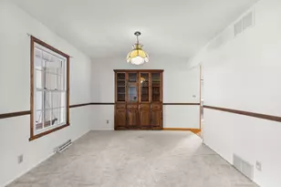 139 Debbie Ct, Waukesha, WI 53189 - Photo 12