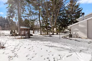 139 Debbie Ct, Waukesha, WI 53189 - Photo 38